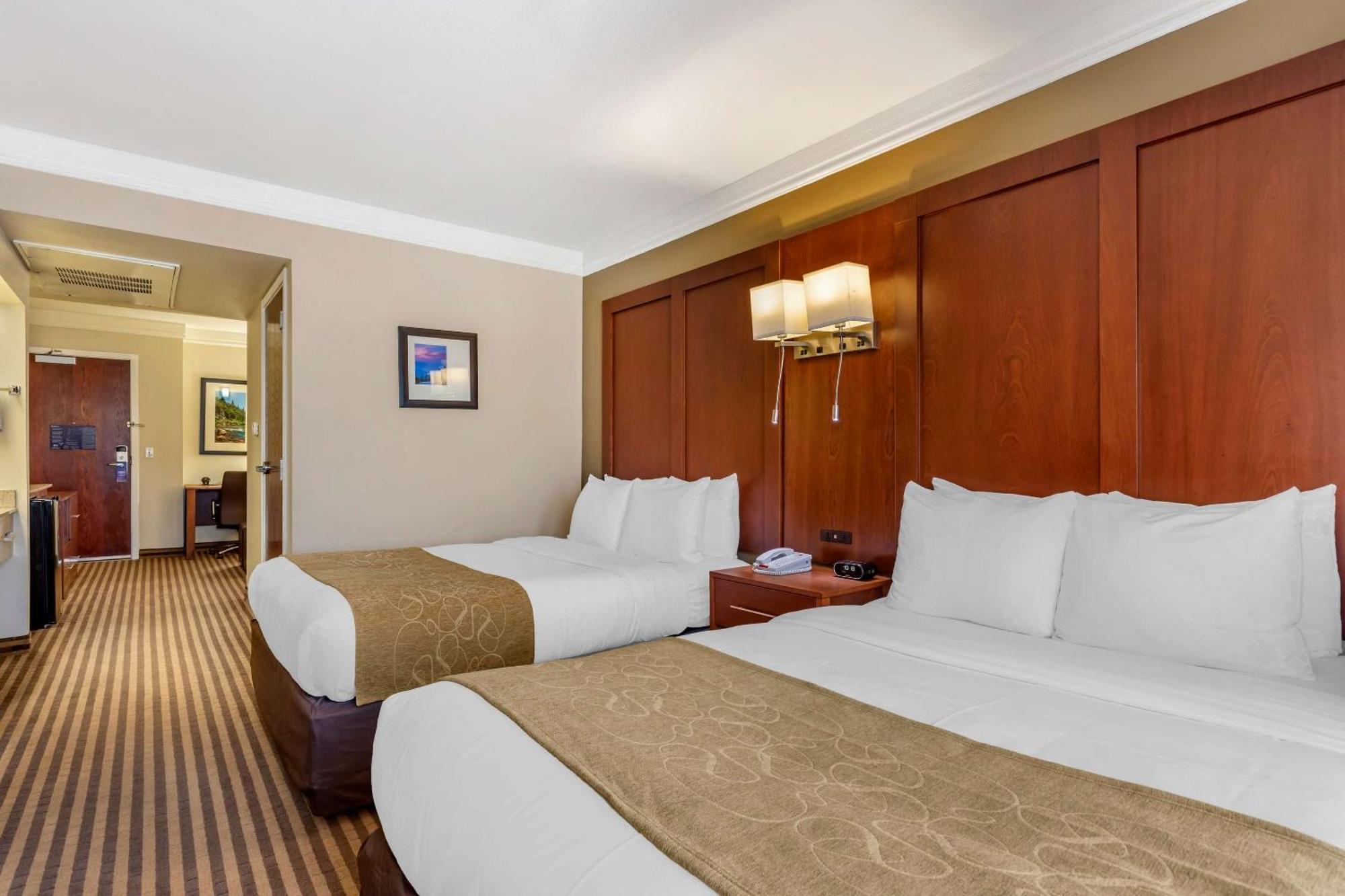 Comfort Suites Visalia - Convention Center Екстер'єр фото